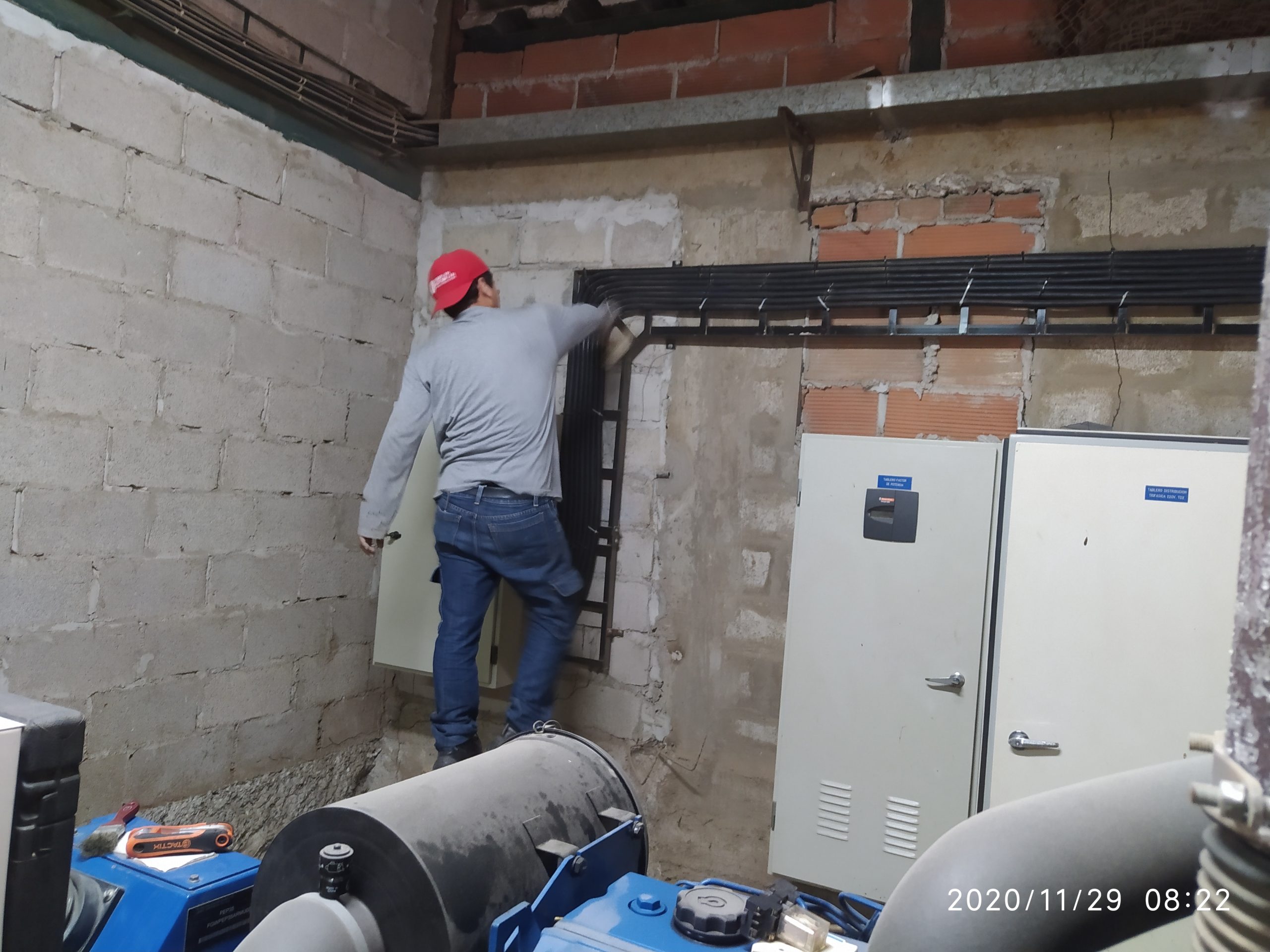 Instalación de acometida para 800 amperios